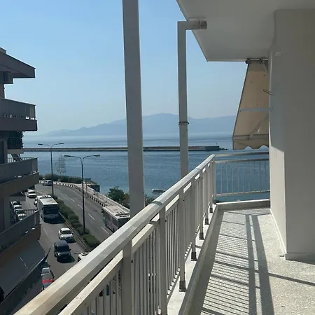 Lucy 2 Adorable First Line Beachfront Διαμέρισμα *